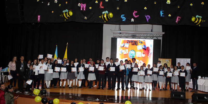 Colegios de Ubaté y La Calera, ganadores del Song Fest y el Spelling Bee 






