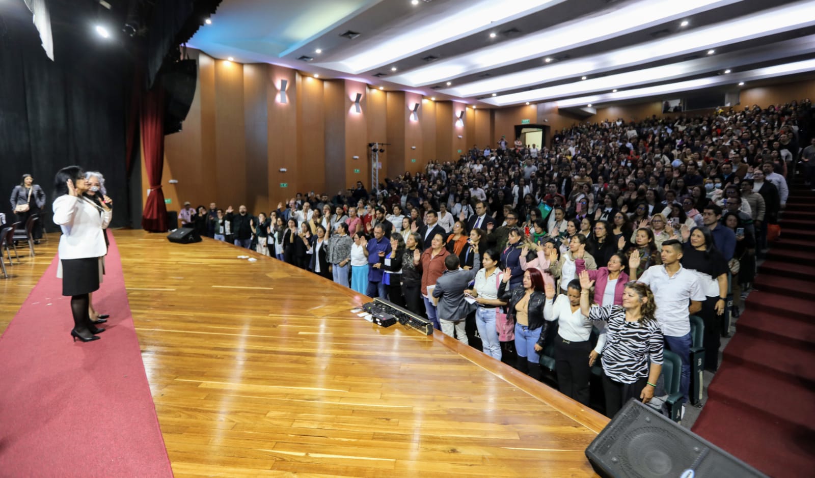 Los mejores docentes se posesionaron ante autoridades educativas departamentales

