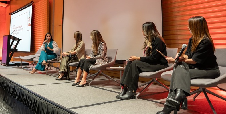 Gestora social de Cundinamarca inspira a empresarias y emprendedoras en el primer foro "Cree en ti"

