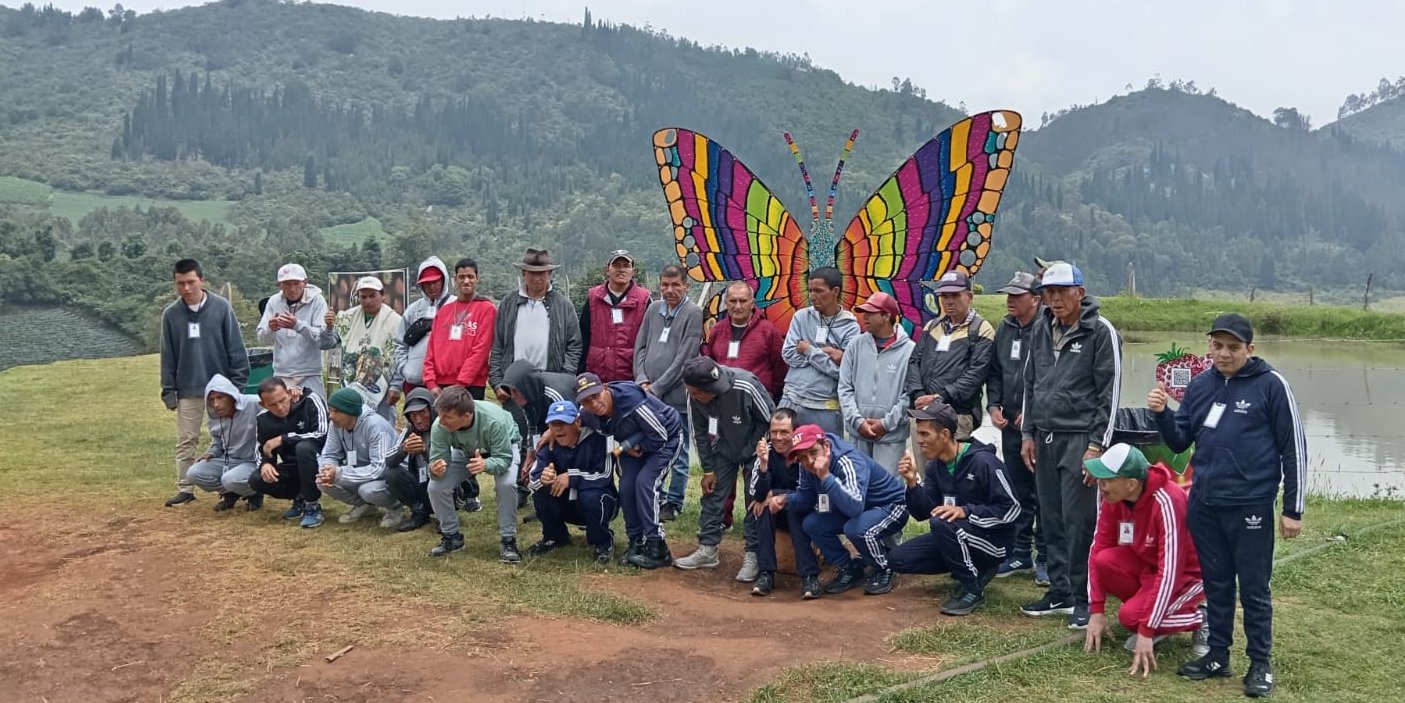 En sintonía con los vientos de agosto, el centro de protección  La Colonia tuvo su festival de cometas 


