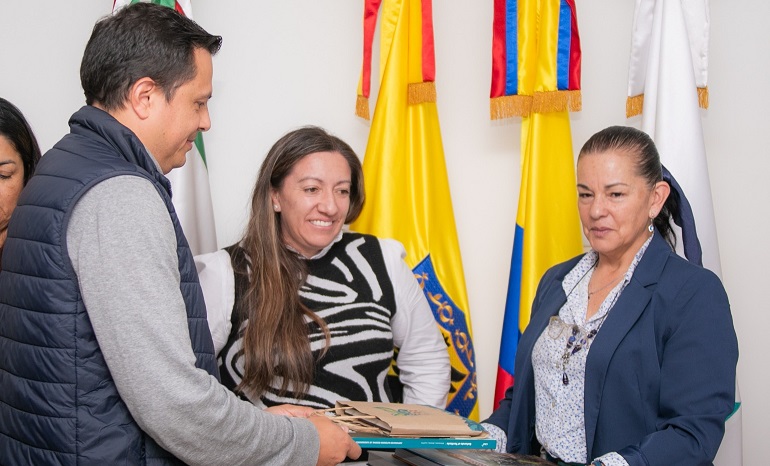 Secretaría de Educación y CAR trabajarán de la mano proyectos ambientales



