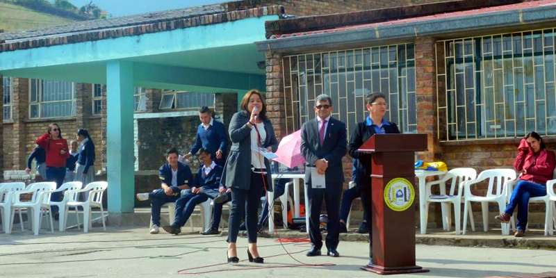 Docentes y estudiantes cundinamarqueses presentan quinta edición de su libro Leer nuestra nueva misión



























