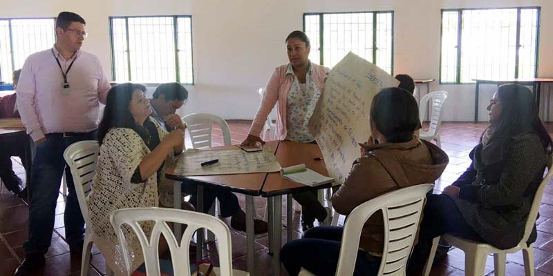 Secretaría de Educación construye el reglamento territorial en Cundinamarca







































