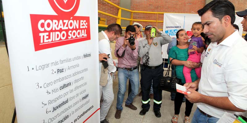 Gobernador Jorge Rey fue preseleccionado al Premio “Construyendo Sueños, Niños niñas y adolescentes en los Planes de Desarrollo 2016-2019”




