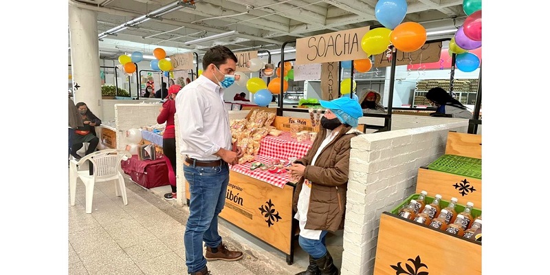 Cundinamarquesas comercializaron sus productos agrícolas y artesanales en la Plaza de Mercado de Fontibón



