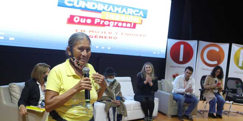 Homenaje a las mujeres campesinas que trabajan por sus territorios


