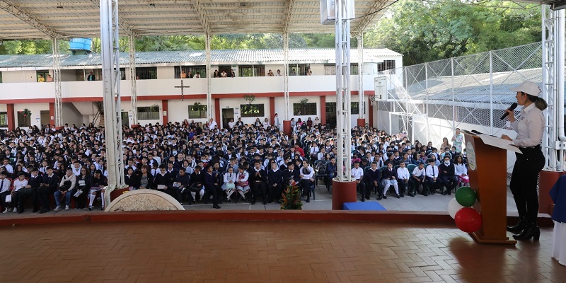 Más de 200 mil niños y jóvenes inician su periodo escolar en el Departamento

